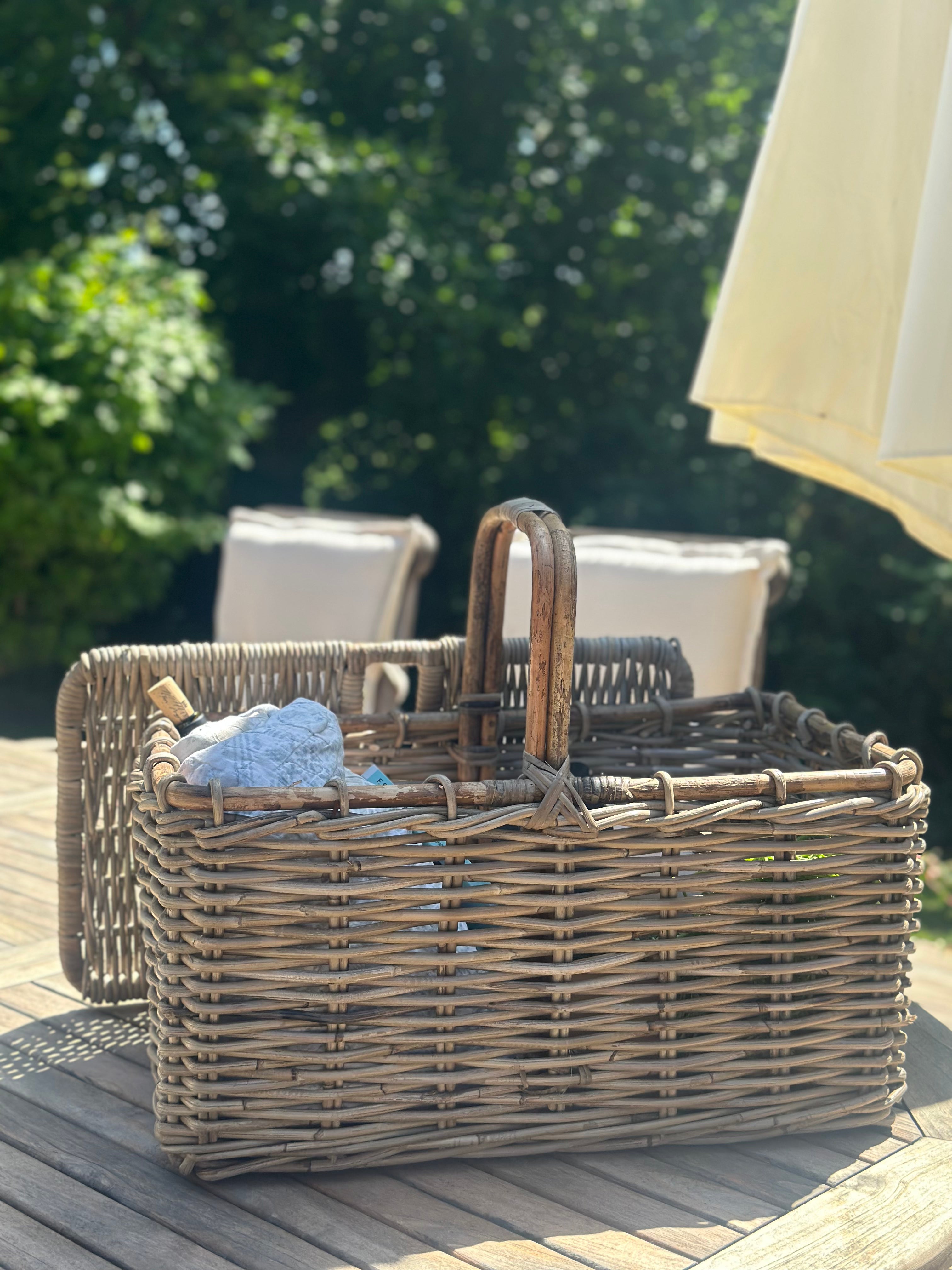 Indlæs video: Picnic kurv med låg