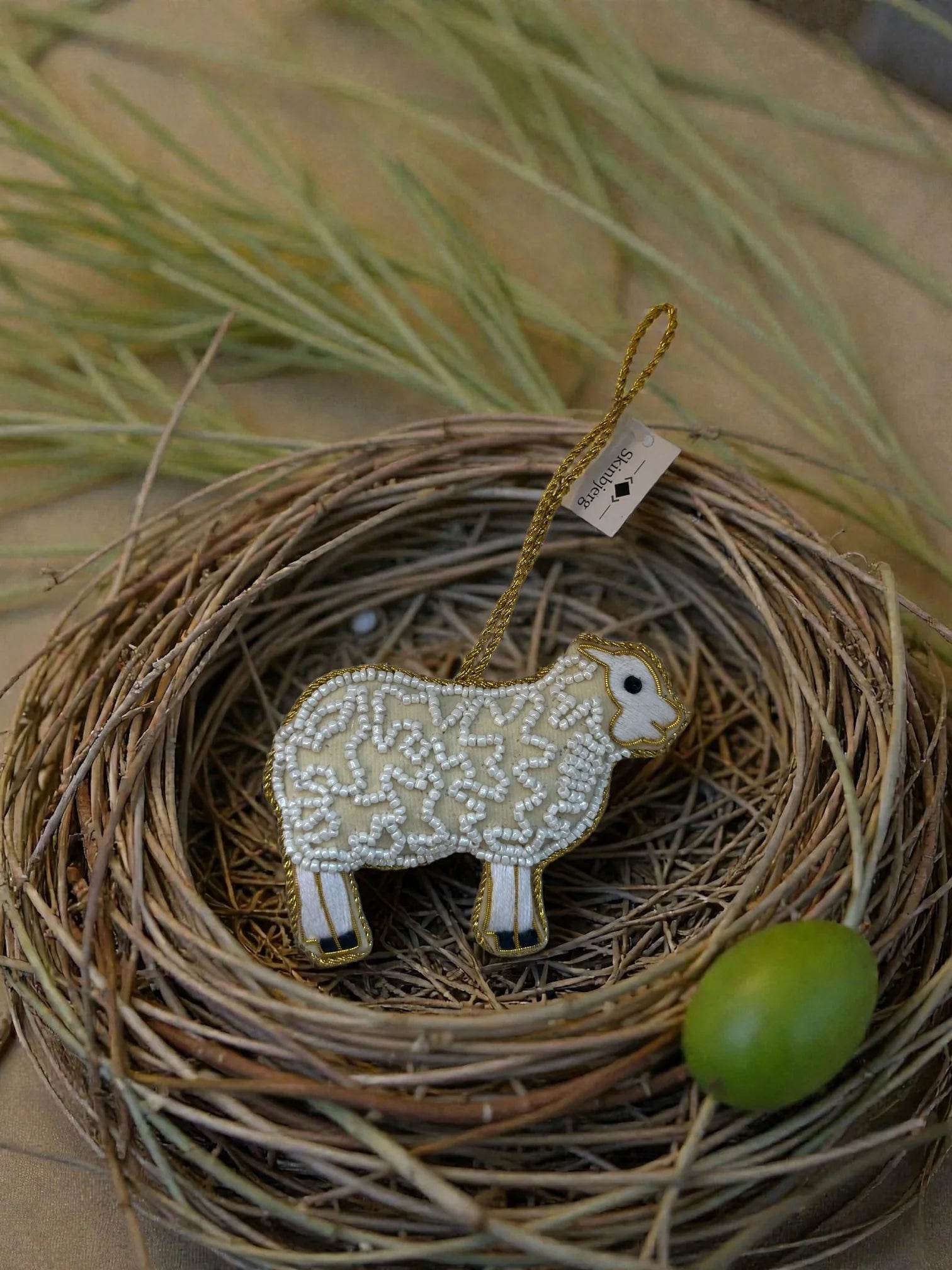 Hvidt Får i Perlebroderi